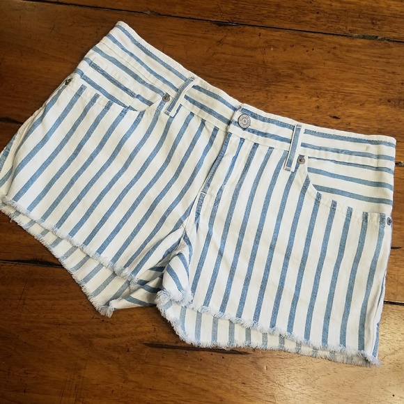 Levis shorts striped size 5 - Picture 3 of 7